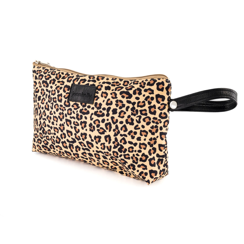 Changing Pouch + Magnetic Mat